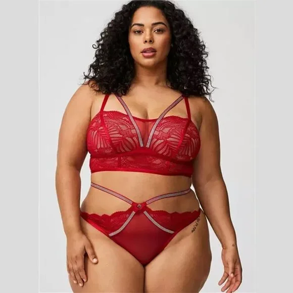 Torrid - Diamante Lace Wireless Bralette in Jester Red​​​​ - Picture 13 of 14